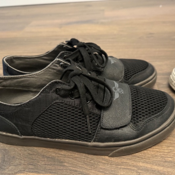 CREATIVE RECREATION Men shoes size 8.5 (Black and Red color) - Picture 3 of 11